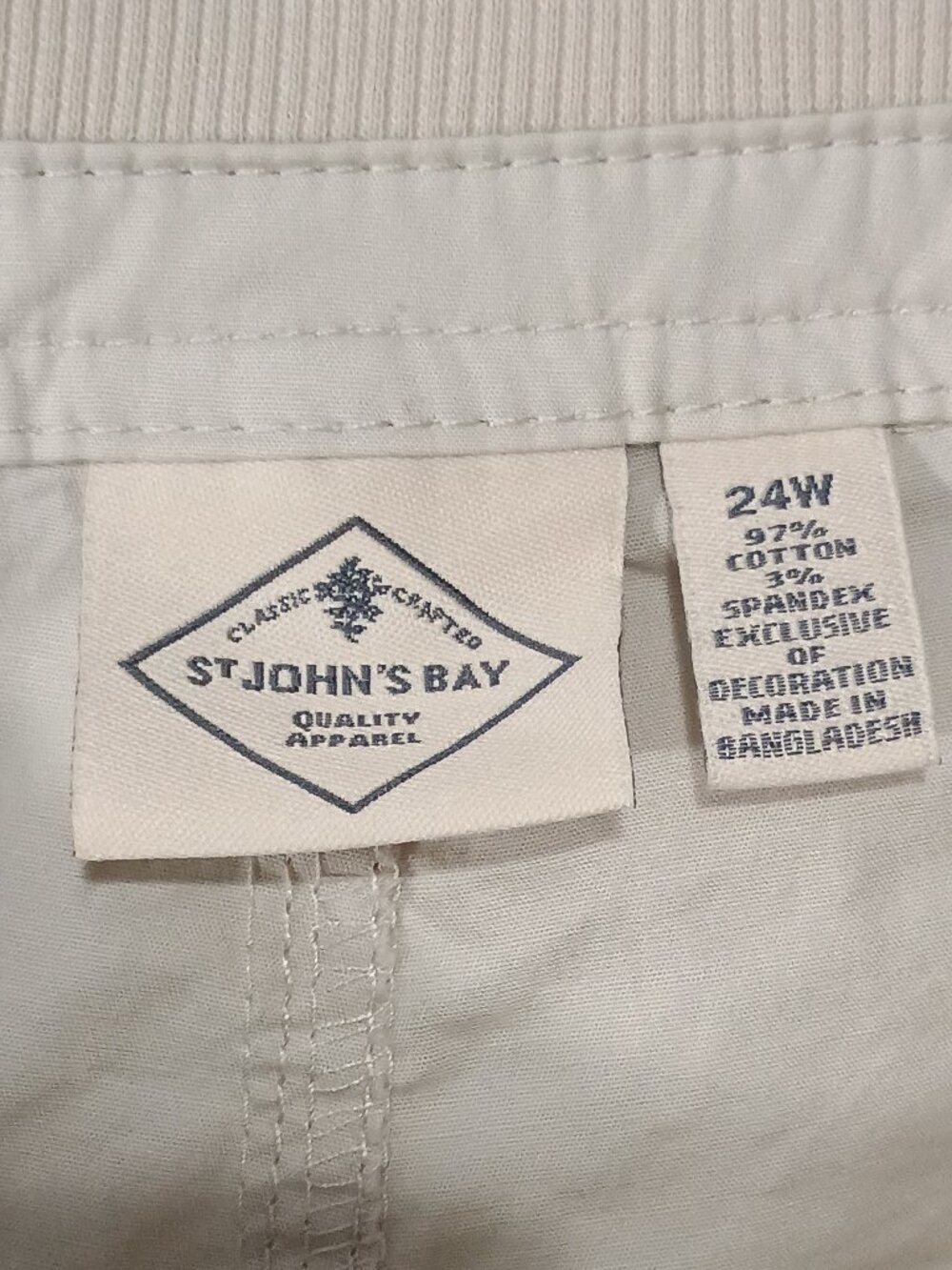 St. John's Bay Women's Plus Size 24W Khaki Cargo Bermuda Shorts Drawstring Hem - Picture 4 of 6
